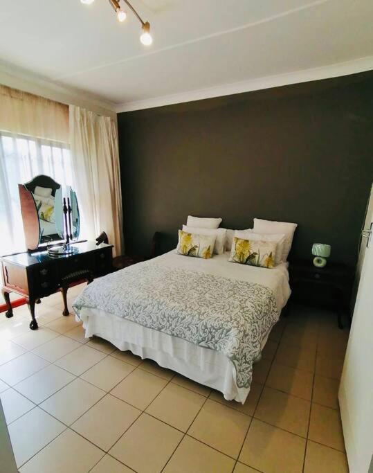 Apartamento Garden And Park Leisure On Tugela Benoni Exterior foto