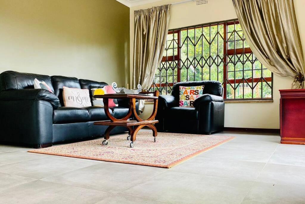 Apartamento Garden And Park Leisure On Tugela Benoni Exterior foto